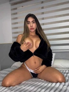 Hey guys stop scrolling anabel_joones stunning looks and a vibe that s
