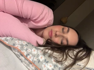 This is how i m going to sleep knowing i m going to dream about u babe