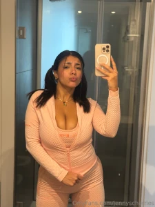 Tell me sum funny rn