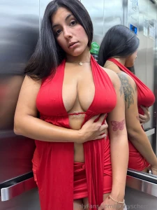 You know what to do scroll with one hand