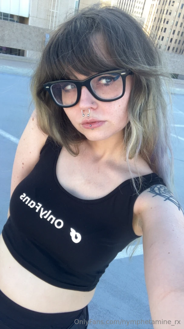 I have some new goodies coming soon but i soooo wanna get a manicure 