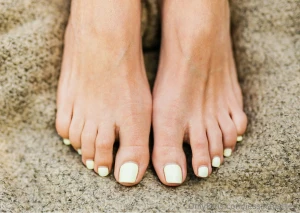 Foot freak friday bedtime story - how leo sucks fucks and cums all