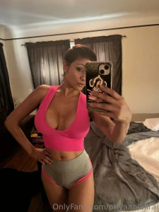 Does your queen look good in pink part 1