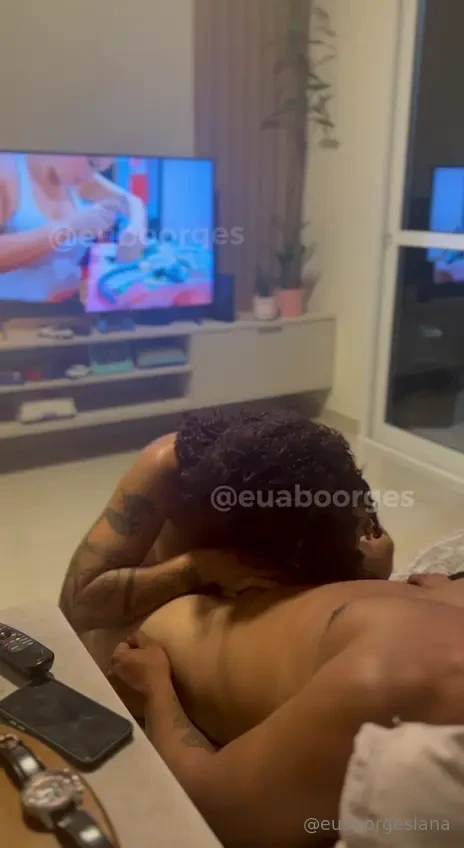 Oie amor sextou aqui recebi essa visitinha deliciosa do meu vizinho 