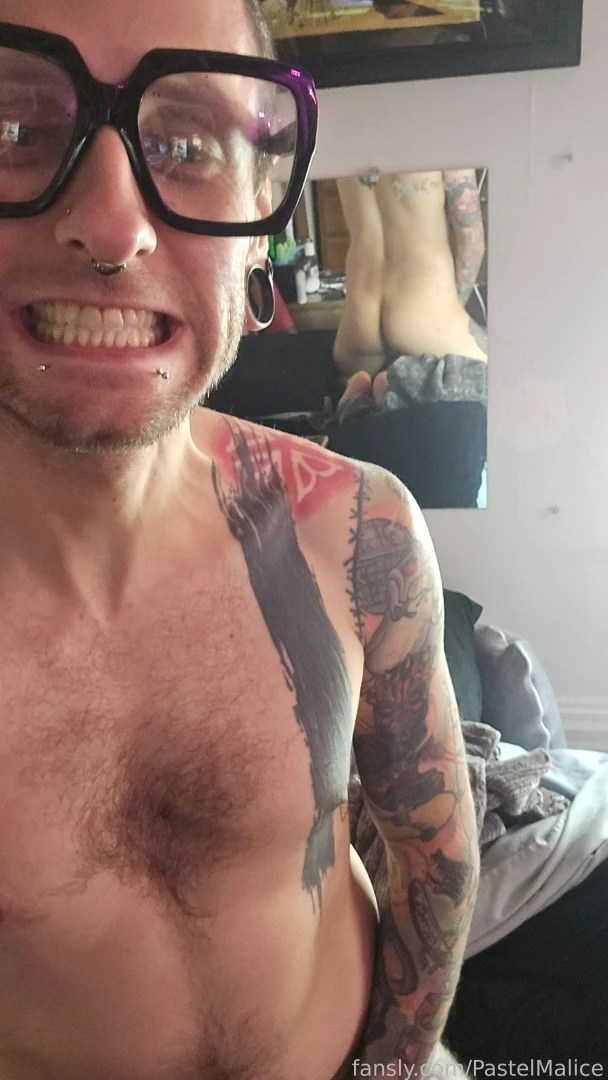 Hiii i m pastel z i m a 30-something tattooed nerdy degenerate here to part 4 