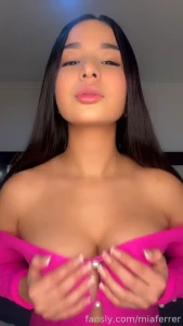 I m hot right now you have time to have fun