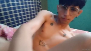 Este vergon tiene se ora pero cada que sale con la excusa de comprar