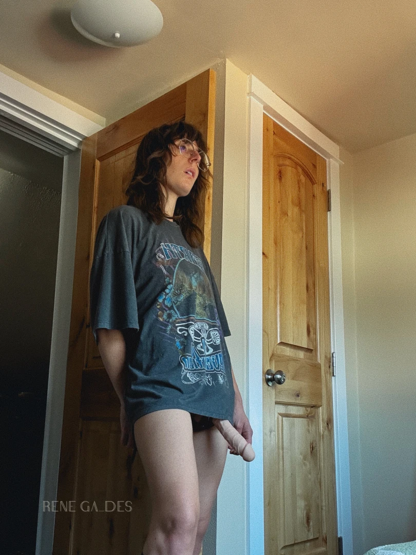 Say good morning to mommy and her strap-on cozy edition 