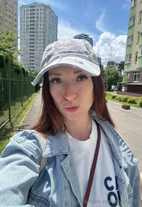 Hey sweeties how are you it s sunny here who wants some pretty pics