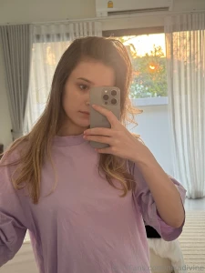 Attention absolutely unique mirror selfie on the internet