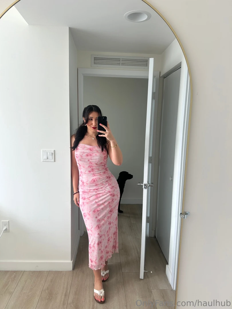 Sooo who s gonna spoil me for valentine s day https www amazon com hz 