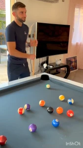 J ai invit mon cousin lecroco_dile pour une partie de billard mais c