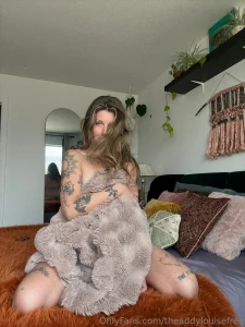 Do any of you love furry blankets