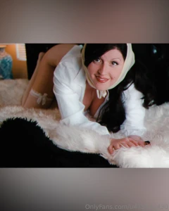 Old hollywood vibes message me to see more