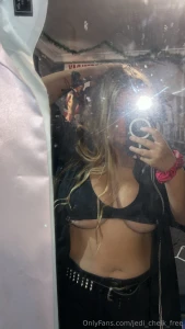 Help me pick my outfit for tonight which one looks better