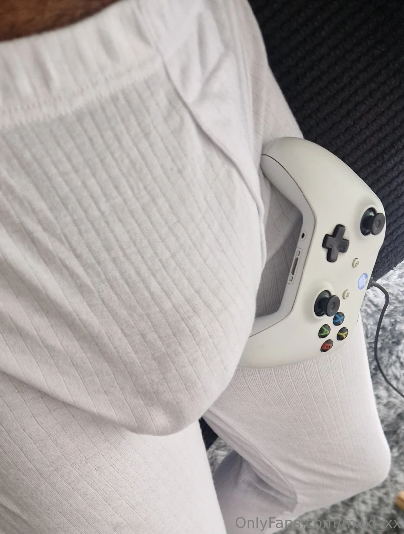 Anyone wanna play xbox with me or you could just play with my cock x part 6 