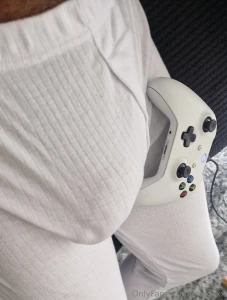 Anyone wanna play xbox with me or you could just play with my cock x part 6