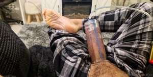 Now that xmas is over i can finally enjoy a good cock pumping session part 2