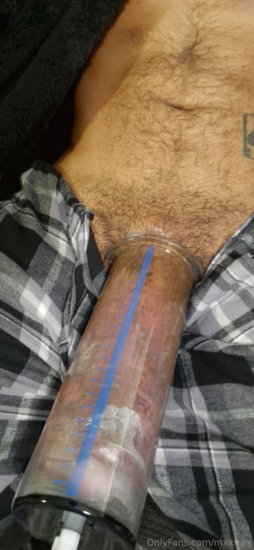 Now that xmas is over i can finally enjoy a good cock pumping session part 5 