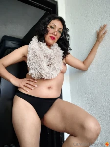 I m cold would you like to warm me up tell me