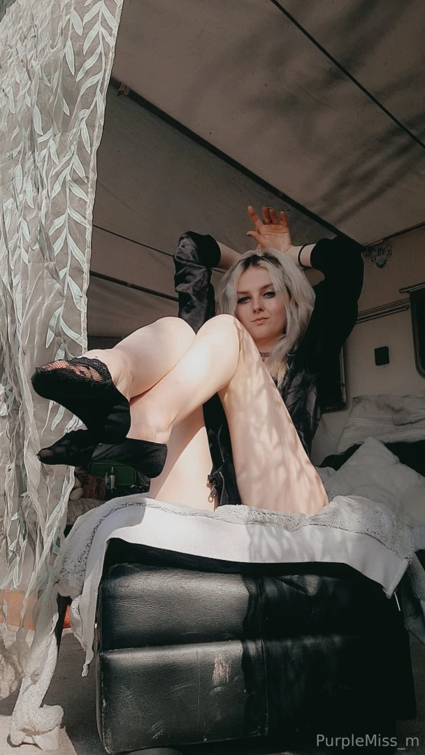 Come watch me masterbate with both holes in my awning out in public 