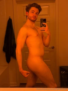 Look how big my legs are getting ahhh xd
