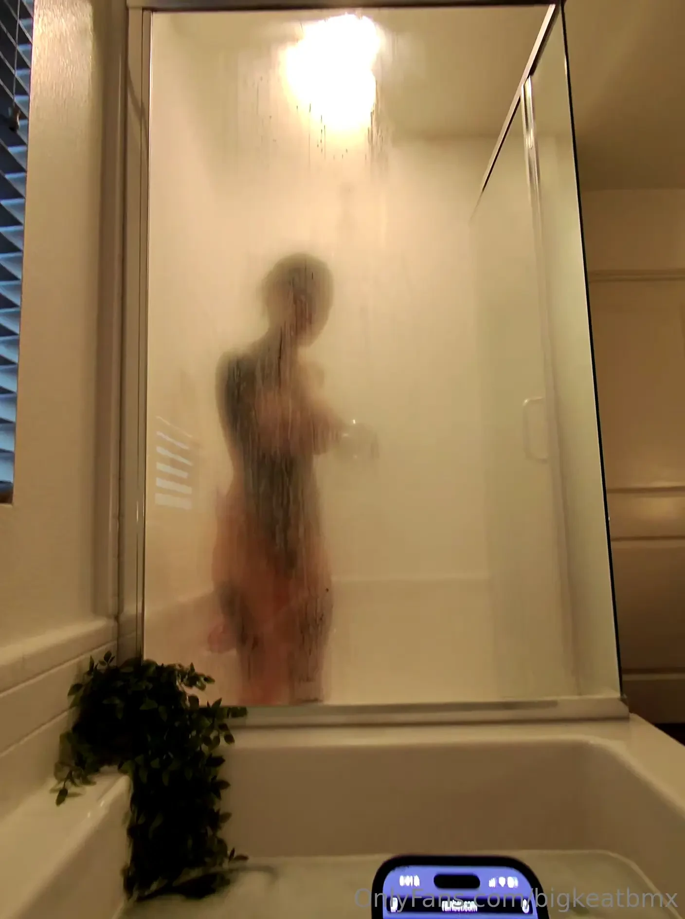 Bets and big titties 