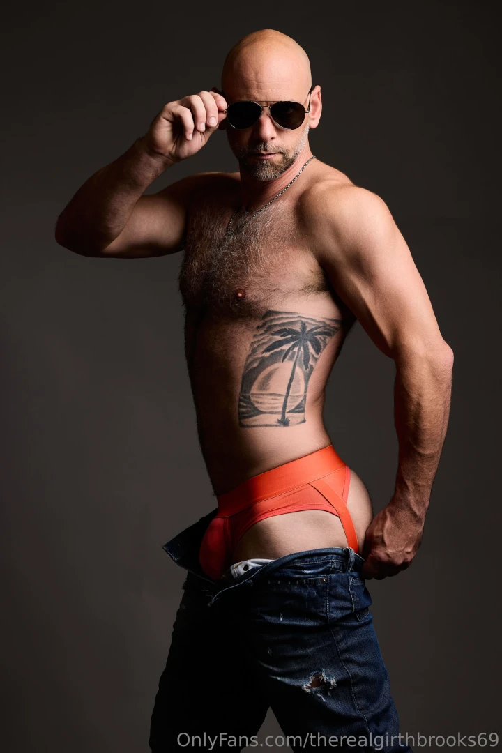 I am watching you but i know you love it 