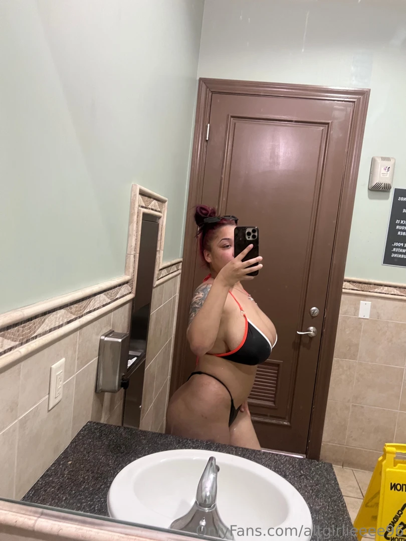 It s summer baby what you doing if you saw me at the pool 