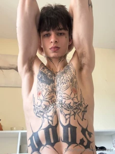 Armpits with my face