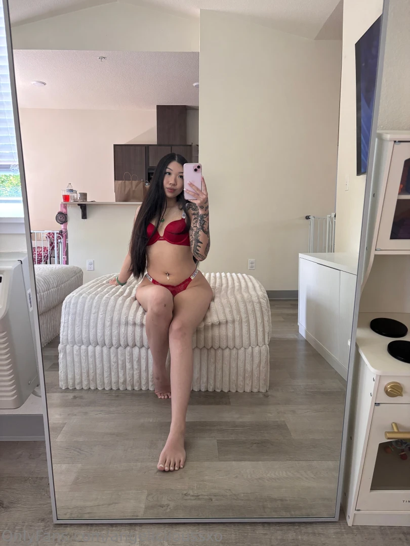 Red kinda feels like the vibe 