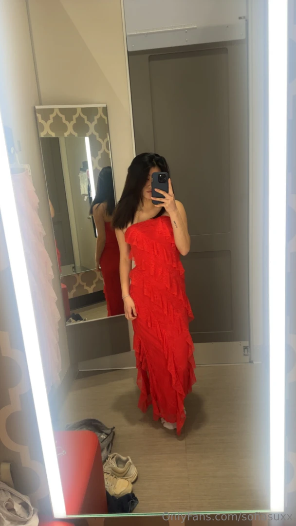 Do we like the pink or red more 