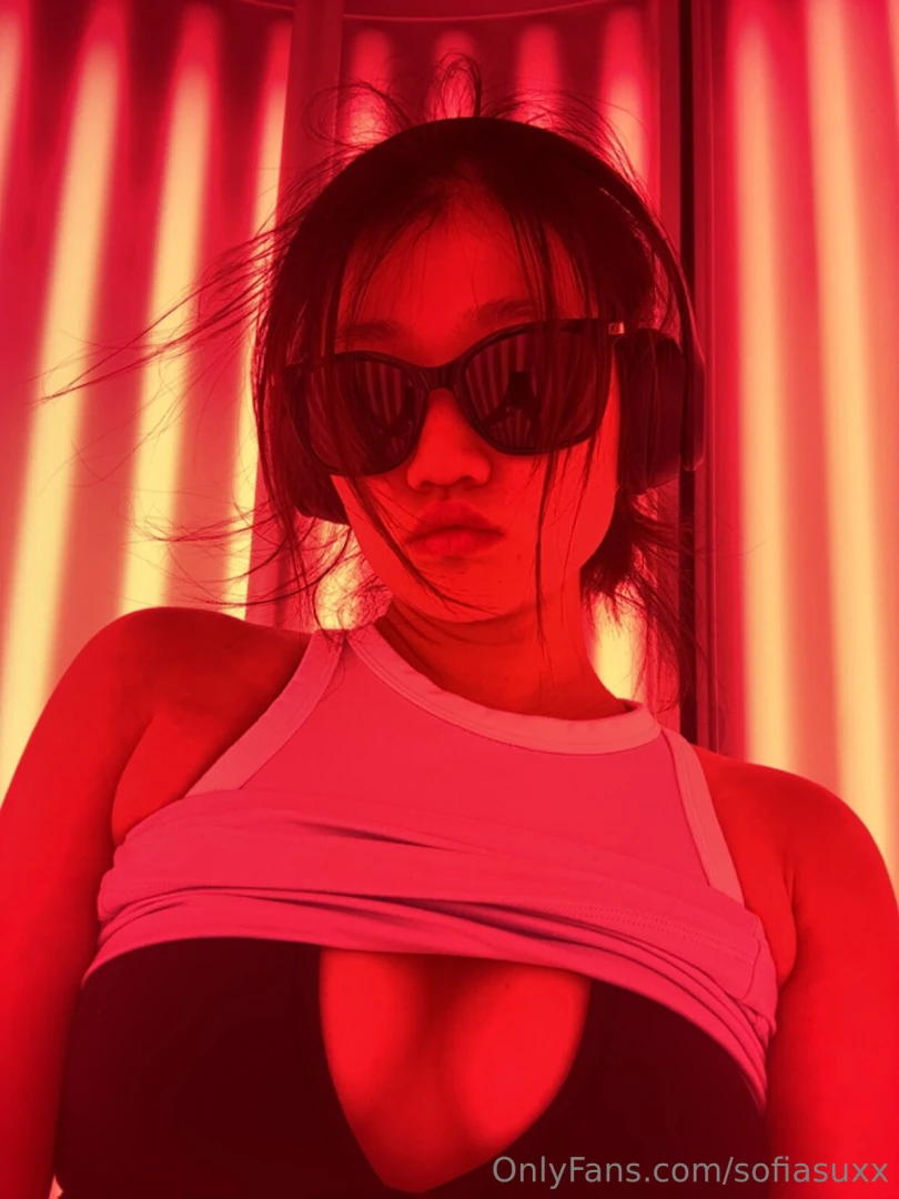 Good morning red light therapy session after my gym workout 