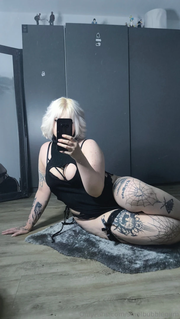 Just a thick succubus girl spawning in your room 