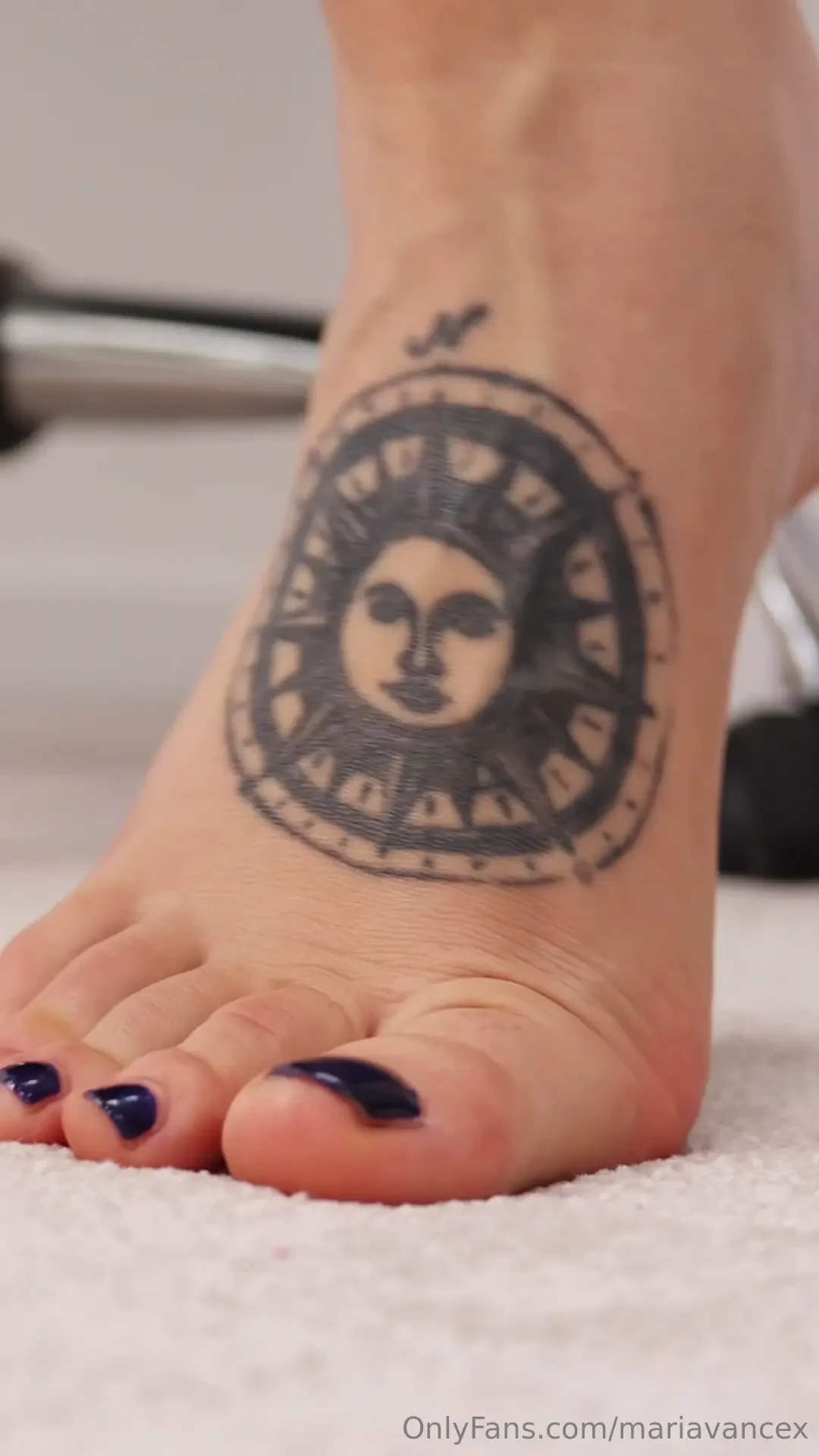 2 mins you re lost in the crowd of my teeny tiny followers trying to 