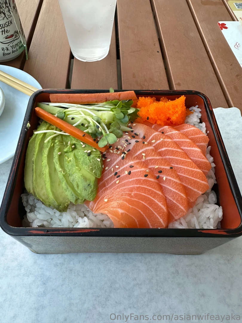 First one to tip 30 that covers my dinner gets a brand new ass2mouth 