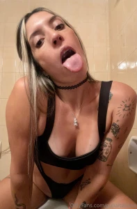 My mouth s waiting for your juice don t make me beg