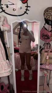 Hiking today completed in a cute outfit part 1