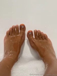 Some feet pics i really like this color part 1