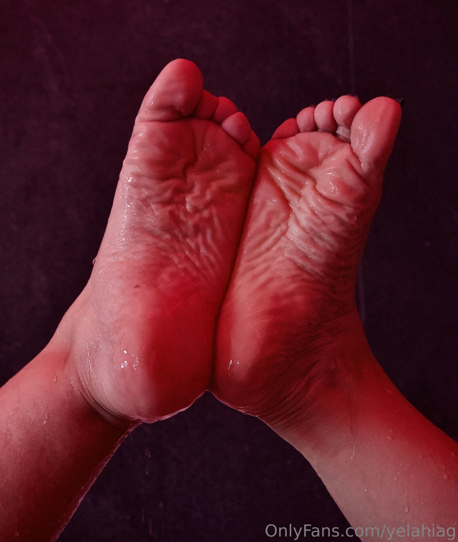 Happy sunday darling which photos with my friend herafeet91 is your part 6 