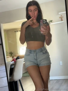 Hey guys im going out tn first person to unlock this post and dm me