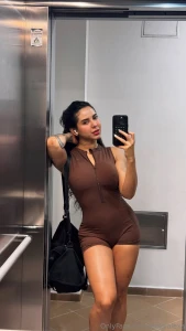 Ven aqu mis tetas no se chupan solas part 2