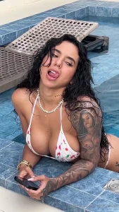 Rico que me hagas tuya en la piscina