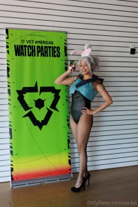 Bunny jett cosplay 30 for the mirror pic i took at home of my backside