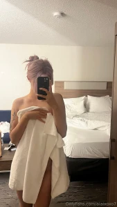 Hiiii who wants a sneak