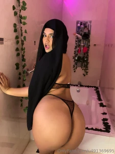 My goal is to make you happy with my sexy ass