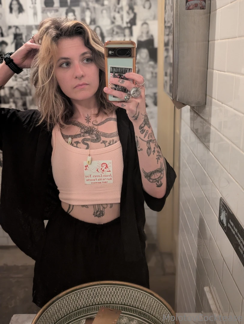 Look i know this is just some boring sfw post but i i just wanted to 