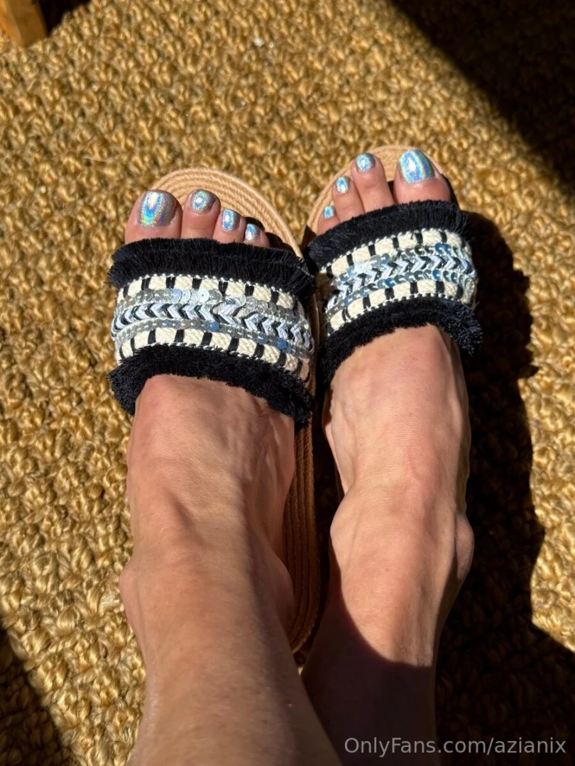 Toes enjoying the warm desert sun happy friday everyone have a great 