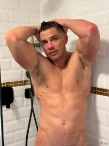 Shower s steamy and so am i