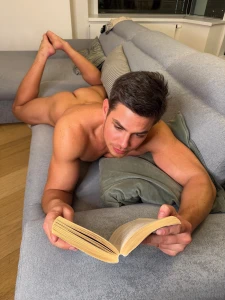 When the story gets too hot i take off my clothes